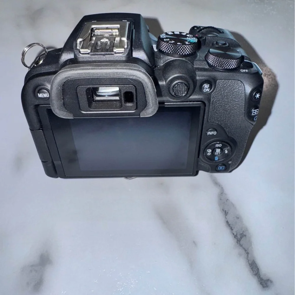 Canon EOS R10